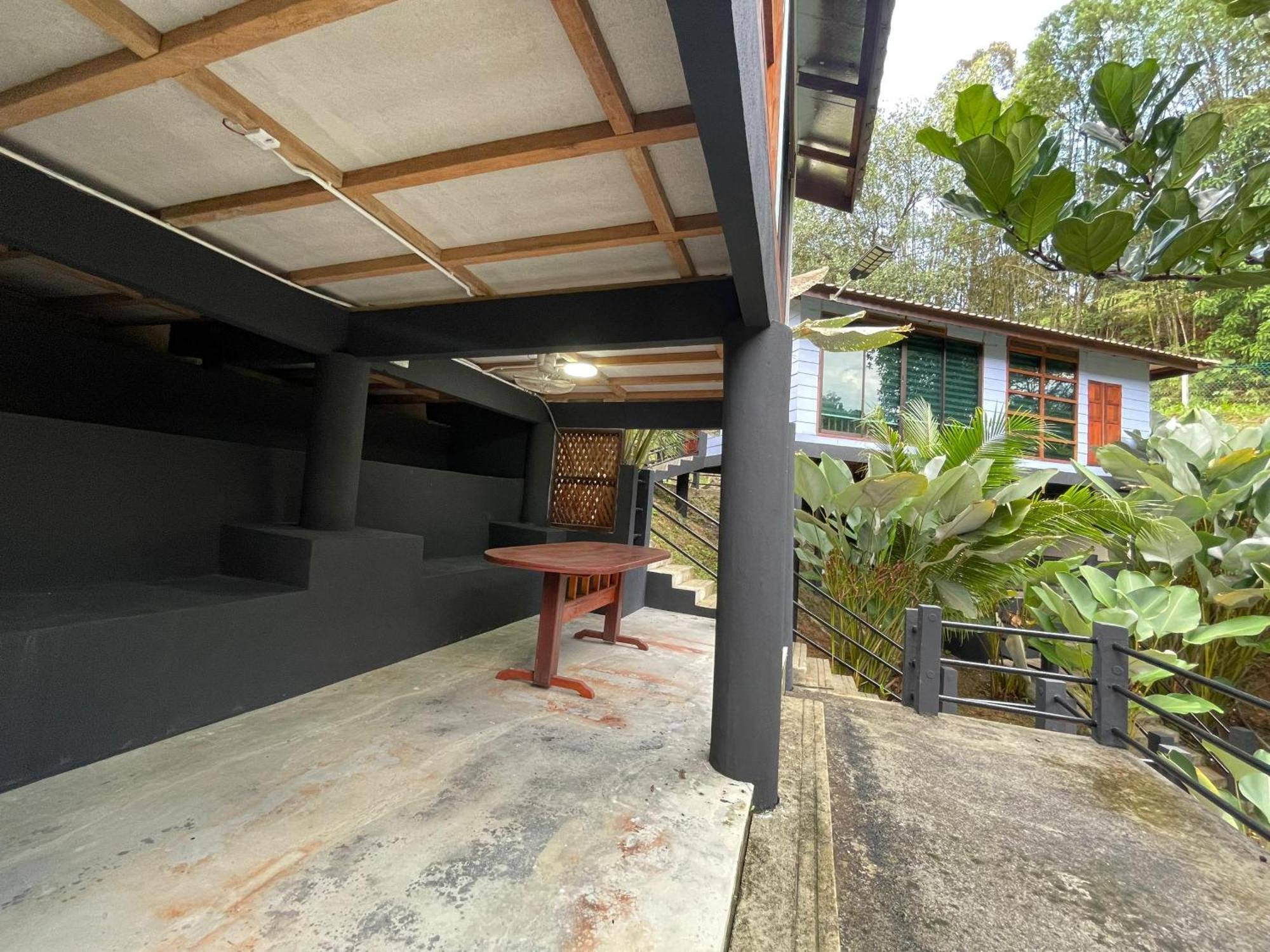 Dr Dusun Hotel Hulu Langat Buitenkant foto