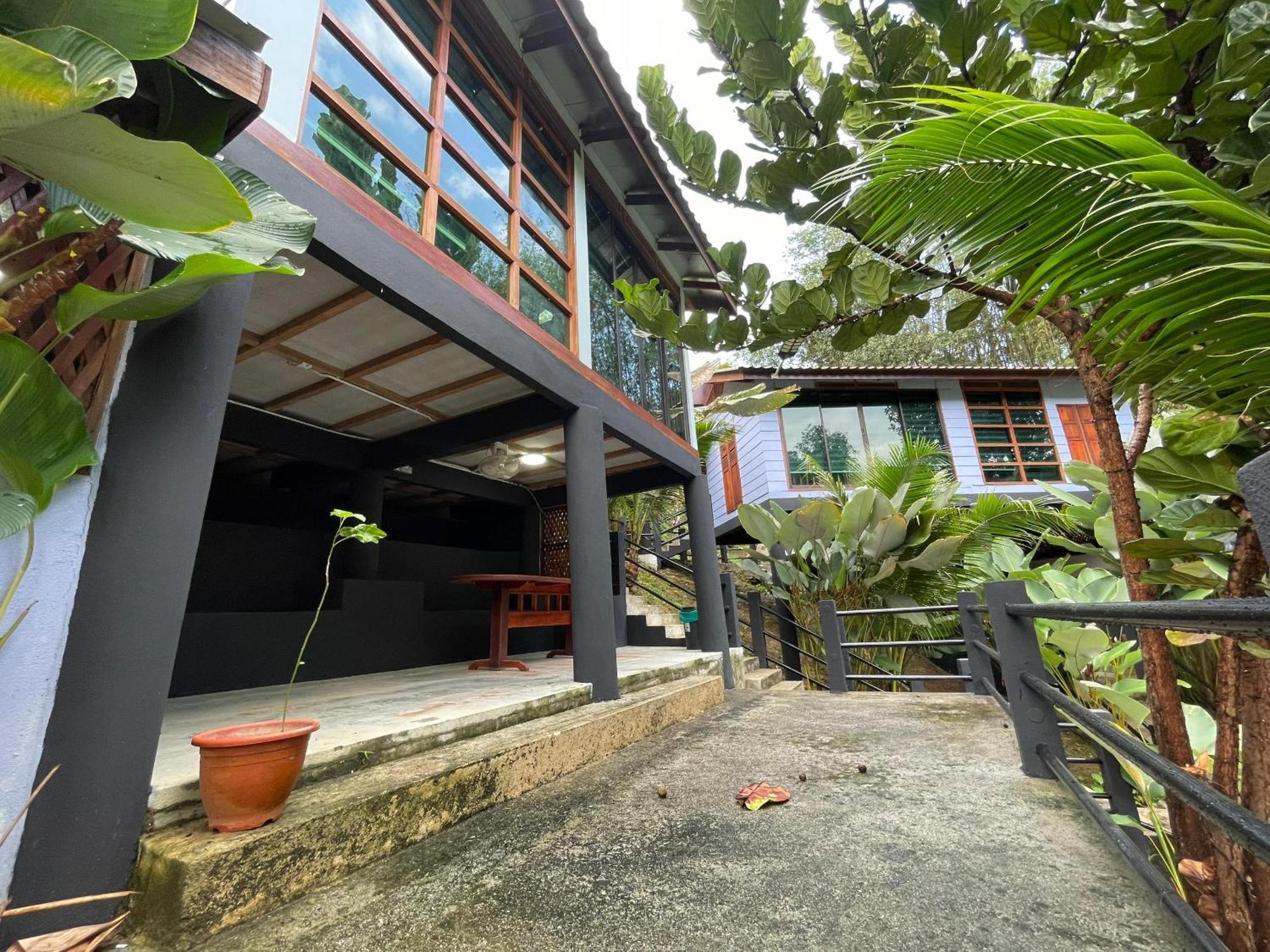 Dr Dusun Hotel Hulu Langat Buitenkant foto