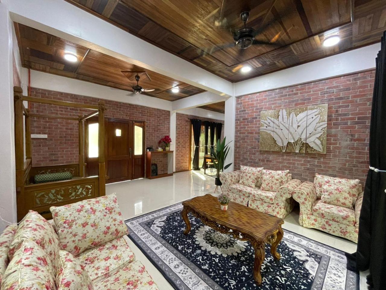 Dr Dusun Hotel Hulu Langat Buitenkant foto