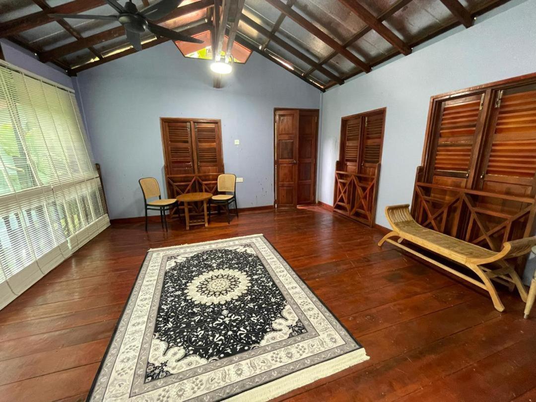 Dr Dusun Hotel Hulu Langat Buitenkant foto