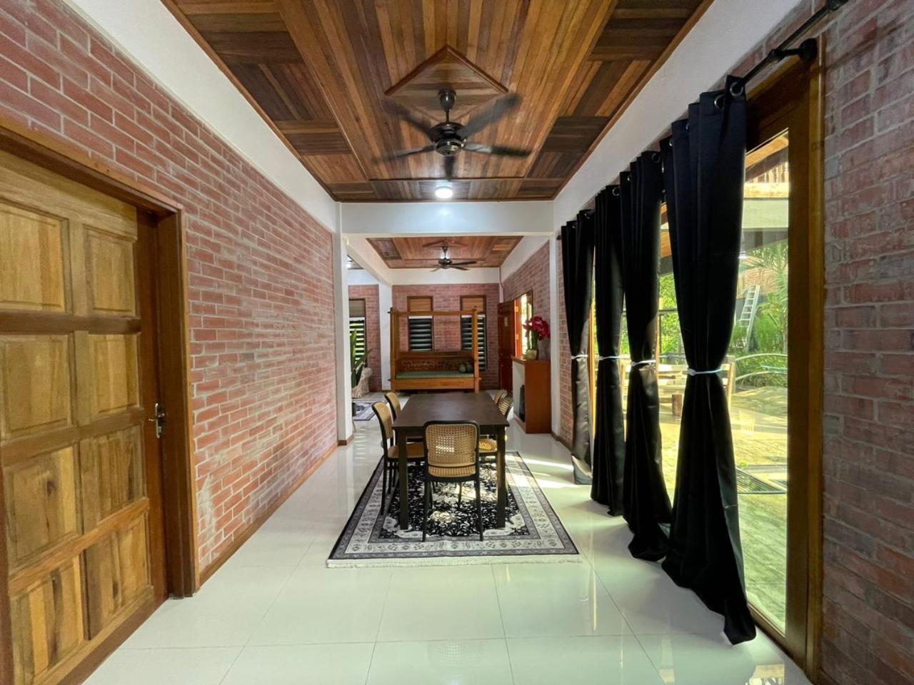 Dr Dusun Hotel Hulu Langat Buitenkant foto