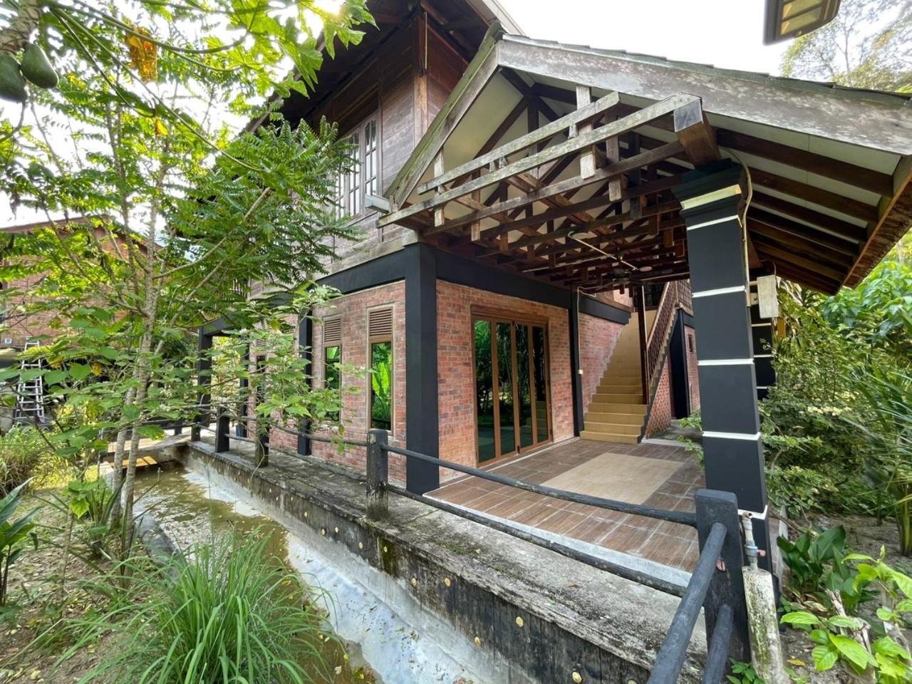 Dr Dusun Hotel Hulu Langat Buitenkant foto