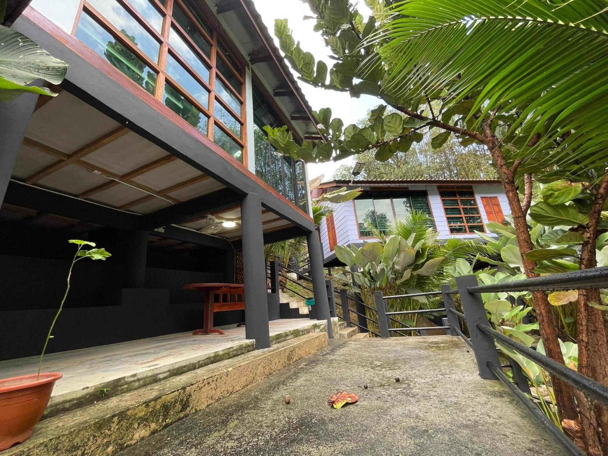 Dr Dusun Hotel Hulu Langat Buitenkant foto