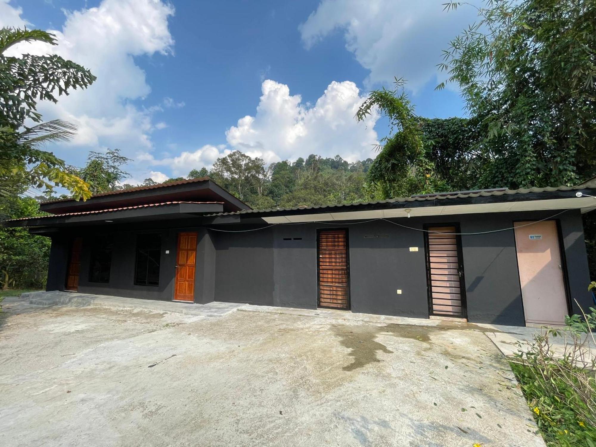 Dr Dusun Hotel Hulu Langat Buitenkant foto