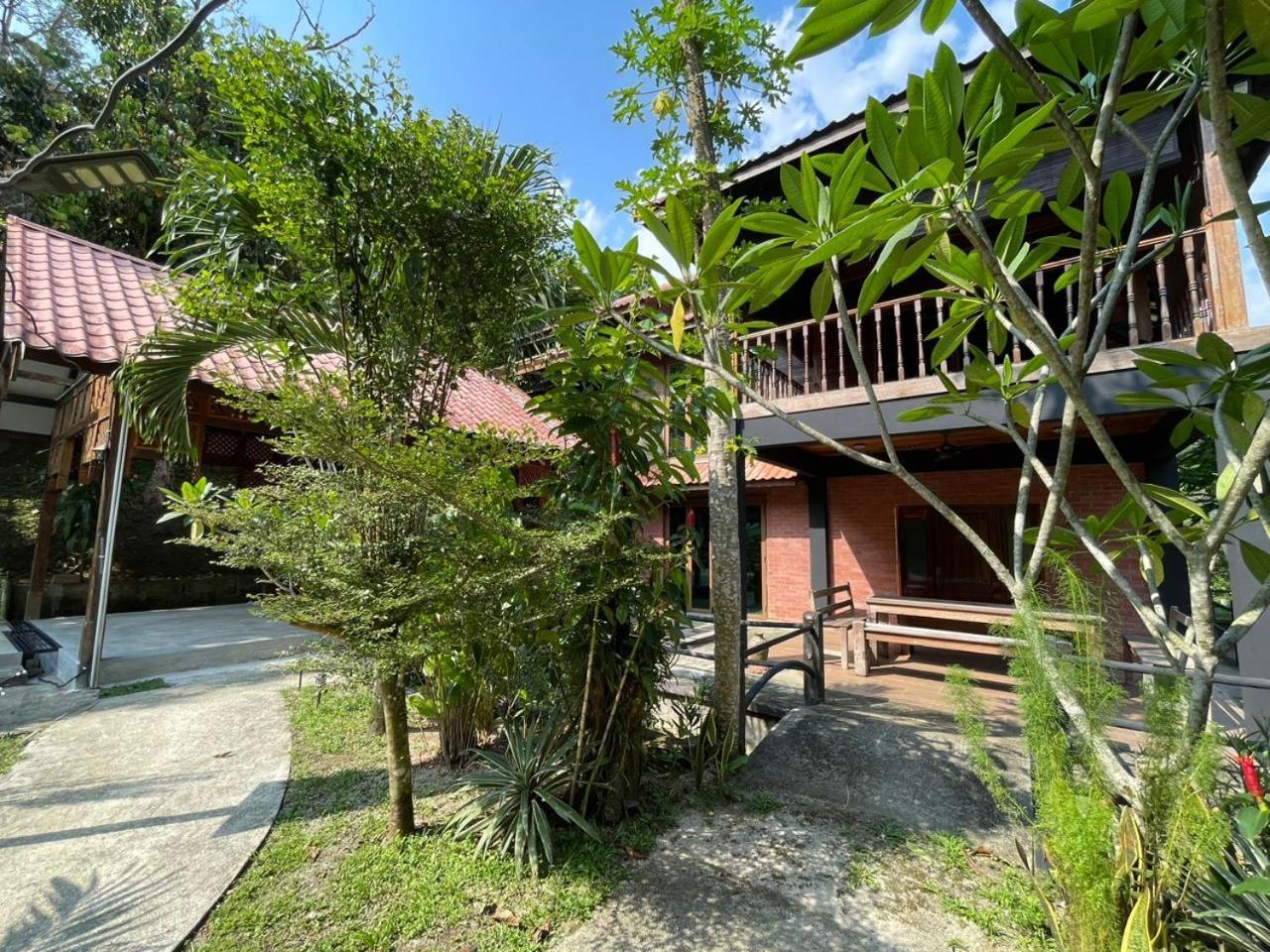 Dr Dusun Hotel Hulu Langat Buitenkant foto