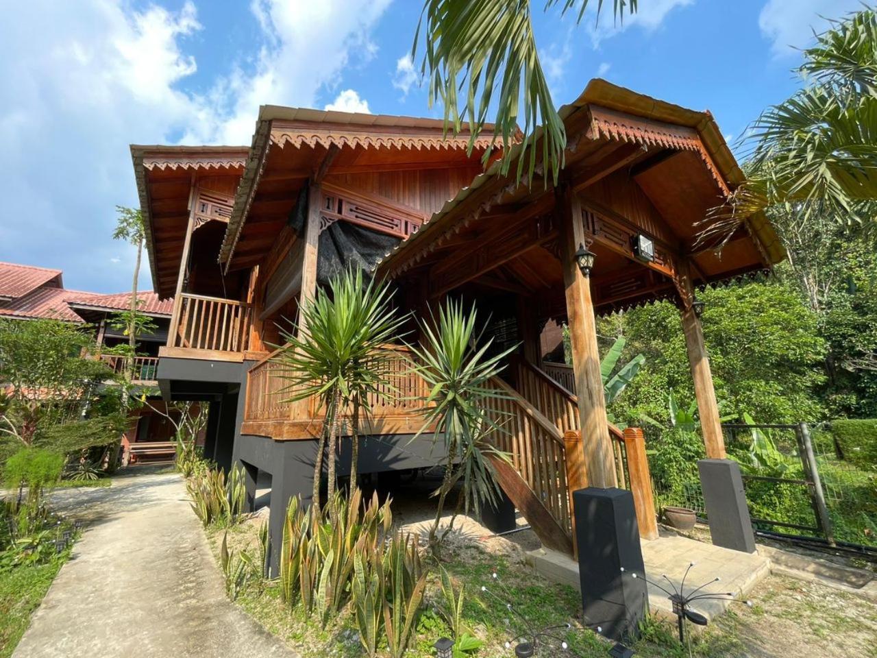 Dr Dusun Hotel Hulu Langat Buitenkant foto