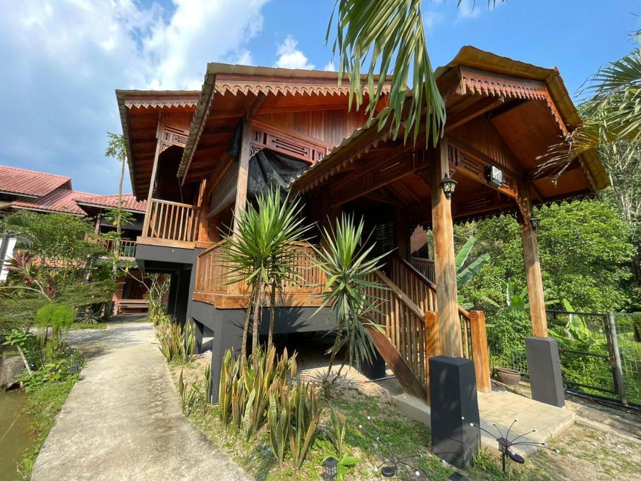 Dr Dusun Hotel Hulu Langat Buitenkant foto